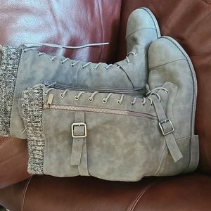 Sweater cuff grey side zip boots